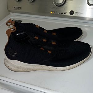 Men’s New Balance tennis shoes